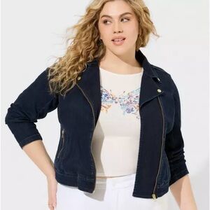 ✨TORRID✨Denim Vintage Stretch Moto Jacket. Super cute! NWT